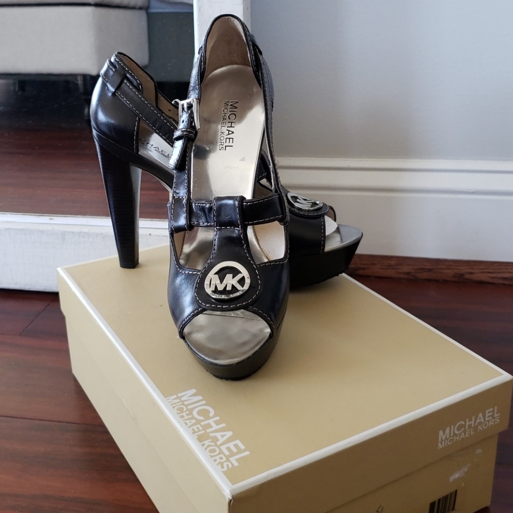 Michael Kors "Charlton" Platform Sandals, Sz. 9